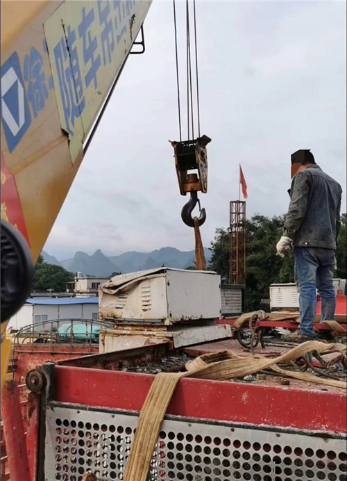 乌兰浩特市大件吊装搬运设备常用的施工手势信号解答