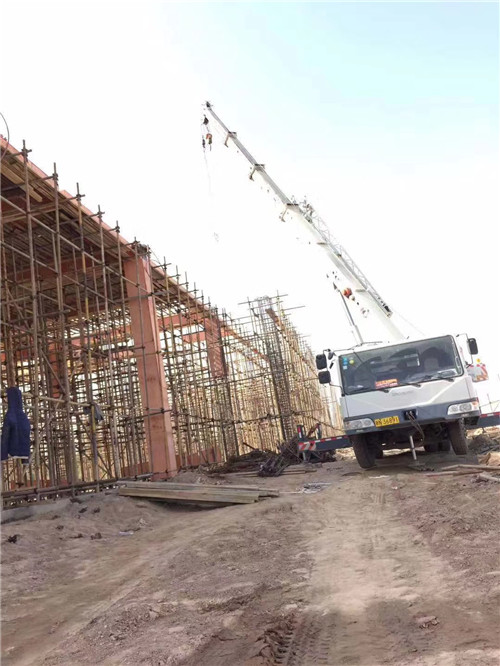 乌兰浩特市25 吨、50 吨吊车怎么选？多大重量 / 半径适合对应车型？