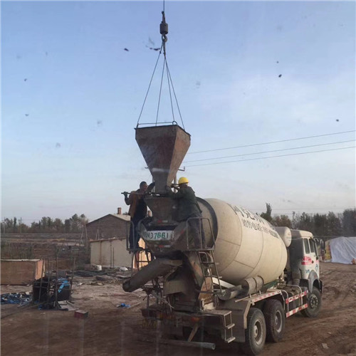 乌兰浩特市“精准瞄准”—— 吊车的 “定位导航” 技术